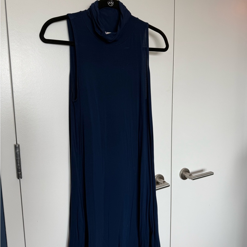 Elegant Navy Sleeveless Dress